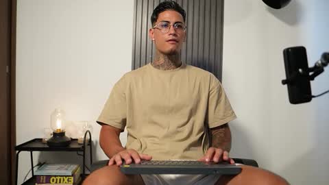 Agustin online show from October 20, 8:58 pm