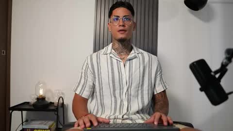 Agustin online show from October 24, 8:20 pm