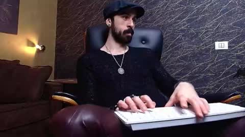 AxelColton online show from January 13, 11:40 am