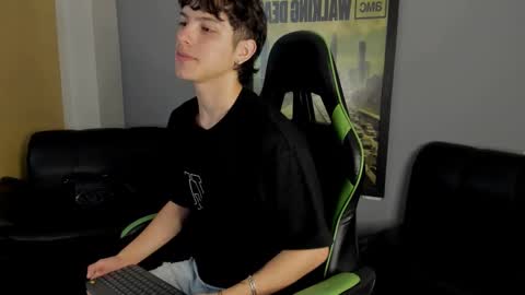 Axel Raven online show from December 2, 1:41 pm