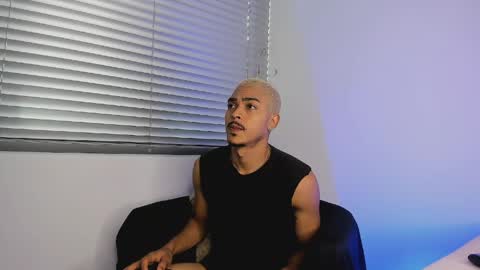 Axel online show from May 24, 9:43 pm