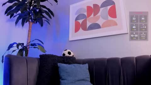 Axel Thompsom online show from December 2, 12:25 pm