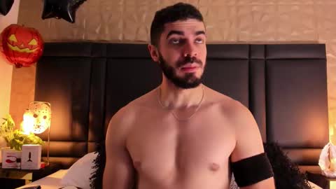 Axel Thompsom online show from October 17, 12:20 pm