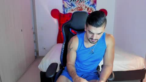 Axel online show from March 30, 11:21 am