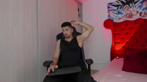 Snapshot of axelwinters__ chatting on September 18, 8:24 pm Axel online show from September 18, 8:24 pm