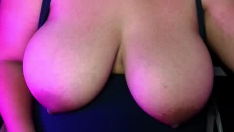 Axl online show from March 30, 3:28 am