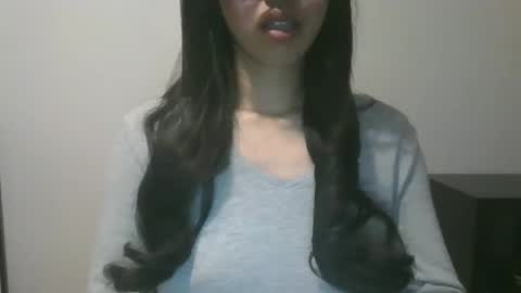 axue online show from December 11, 5:25 pm