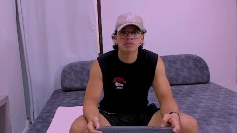 Axxel online show from April 6, 7:26 pm