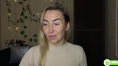 Jully online show from November 10, 6:54 pm