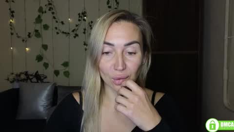 Jully online show from November 12, 7:16 pm