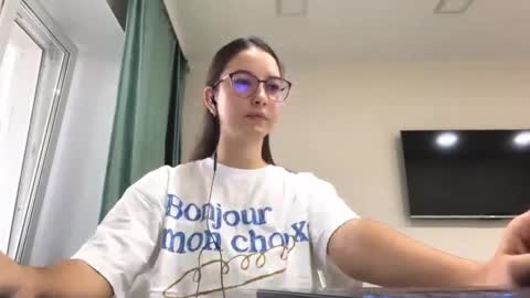 Allison online show from October 27, 10:15 am