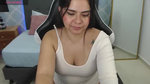Snapshot of ayla13_ chatting on September 16, 7:28 pm Alyda Jaramillo online show from September 16, 7:28 pm
