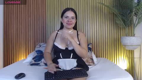 Snapshot of ayla13_ chatting on January 24, 8:00 pm Alyda Jaramillo online show from January 24, 8:00 pm