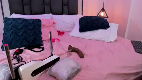 Ayla online show from October 31, 3:29 am