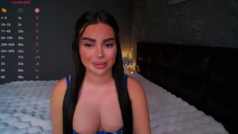 Ayla online show from December 22, 5:10 pm