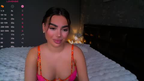 Ayla online show from December 8, 4:39 pm