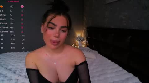 Ayla online show from January 12, 5:22 pm