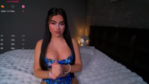 Ayla online show from December 3, 4:22 pm