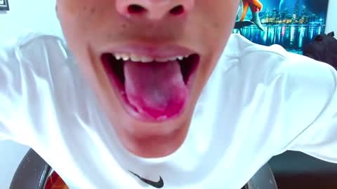 Aylen  online show from February 22, 6:19 pm