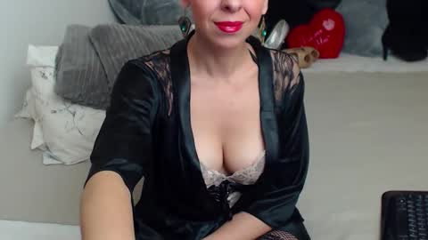 aylynrichard online show from November 7, 5:32 am