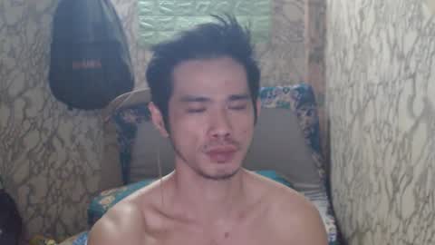 Snapshot of azn_philip chatting on December 11, 8:58 am Philip online show from December 11, 8:58 am