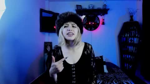 Azu Moure online show from October 17, 12:36 am