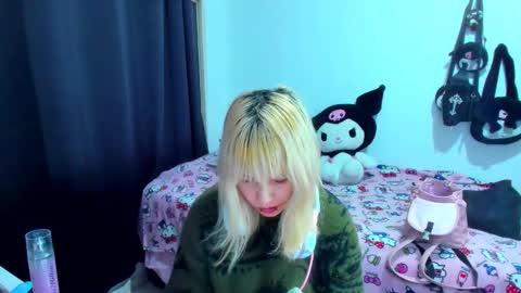 Azu Moure online show from November 21, 3:59 am