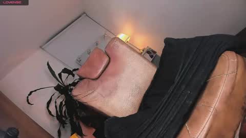 azulawitch online show from April 18, 7:07 pm