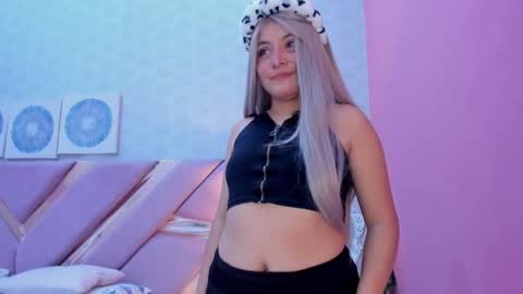 Snapshot of azuldeville chatting on September 9, 2:28 pm Azul Deville online show from September 9, 2:28 pm