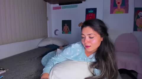 Snapshot of azumie_cutipie chatting on February 18, 11:30 pm azumie online show from February 18, 11:30 pm