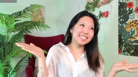 Mimi online show from April 29, 2:33 pm
