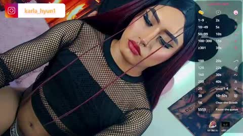 Snapshot of azuyma_hyun chatting on March 2, 2:43 pm hyun online show from March 2, 2:43 pm
