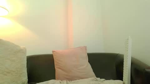 Snapshot of b3cky_ chatting on March 5, 9:16 am Rebecca online show from March 5, 9:16 am