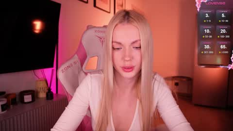 Bonnie  online show from September 25, 2:02 pm