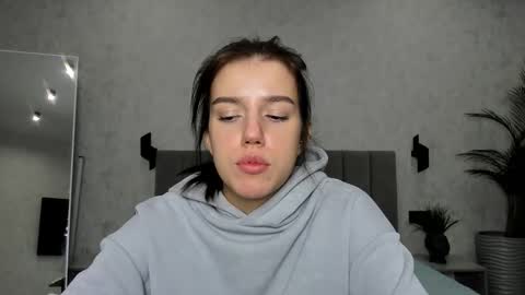 Monica online show from December 2, 1:59 am