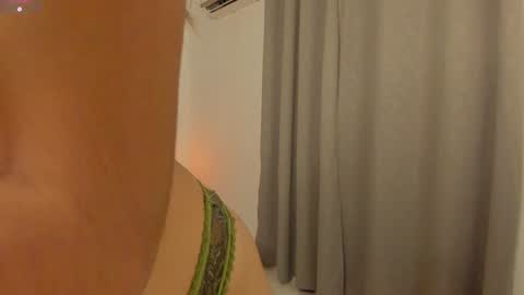 Snapshot of babesexy19_ chatting on December 30, 12:43 am itzell online show from December 30, 12:43 am