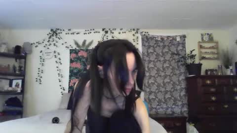 Fern Browning online show from September 17, 3:59 pm