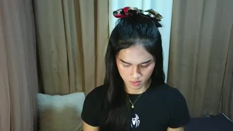 hello every one i am maxine online show from October 19, 1:27 pm