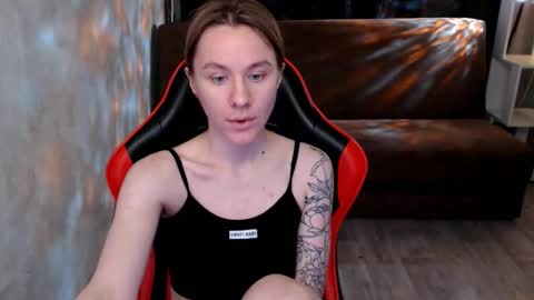 baby_kitte online show from November 26, 4:10 am