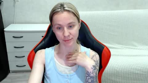 baby_kitte online show from October 28, 5:19 am