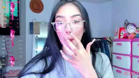 Snapshot of baby_lily1 chatting on October 6, 10:33 am lily online show from October 6, 10:33 am
