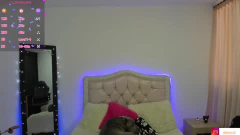 Dulce  Stefa  online show from February 19, 12:44 pm