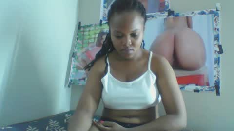 Snapshot of babyy_fface25 chatting on September 19, 2:05 am babyy_fface25 online show from September 19, 2:05 am