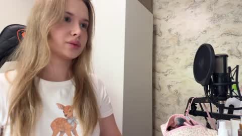 backstage_couple online show from July 18, 6:37 am