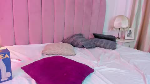 bad_queen22 online show from January 19, 8:46 am