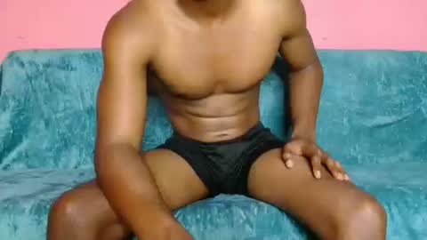 badaddo910342 online show from April 14, 12:52 pm