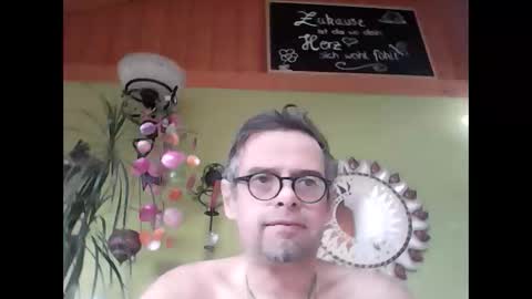 Snapshot of badboy2406 chatting on February 13, 8:48 am badboy2406 online show from February 13, 8:48 am