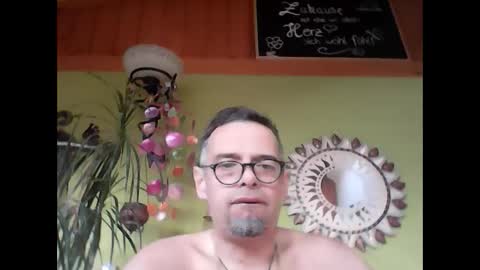 Snapshot of badboy2406 chatting on February 20, 7:55 am badboy2406 online show from February 20, 7:55 am
