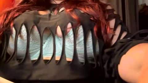 badbunnykira online show from September 29, 7:18 am