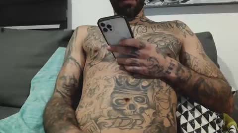 BadCouple  online show from November 20, 6:12 am